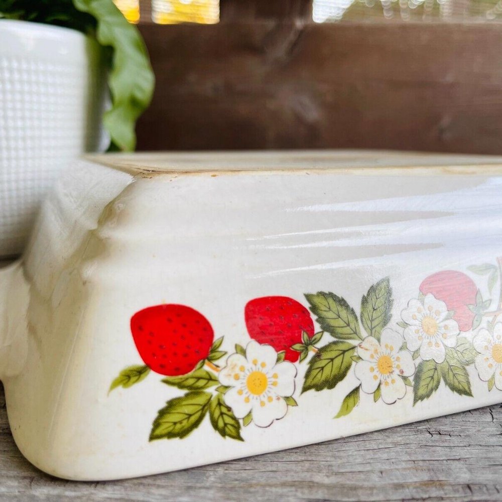 Vintage Sheffield Strawberries n Cream Stoneware Baking Dish 70s DAMAGED - Picture 6 of 6